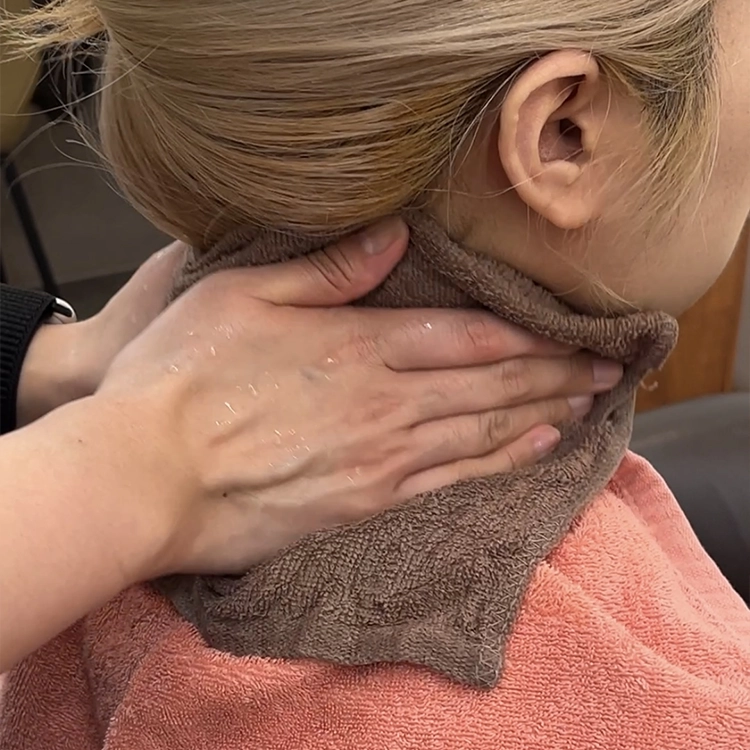 Premium Originalstep 15-Step Stem Cell Scalp Treatment - Step 08 : Relaxing Hot Towel​