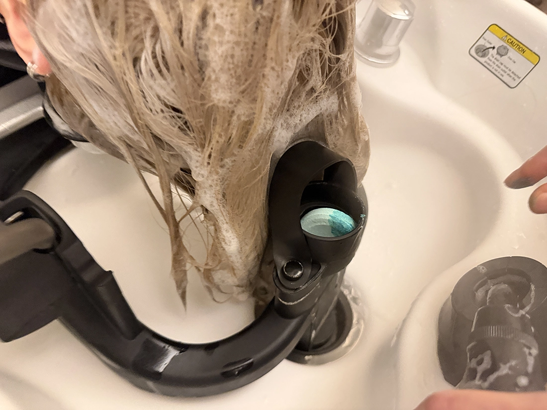 Shampooing with a Yume Bath unit