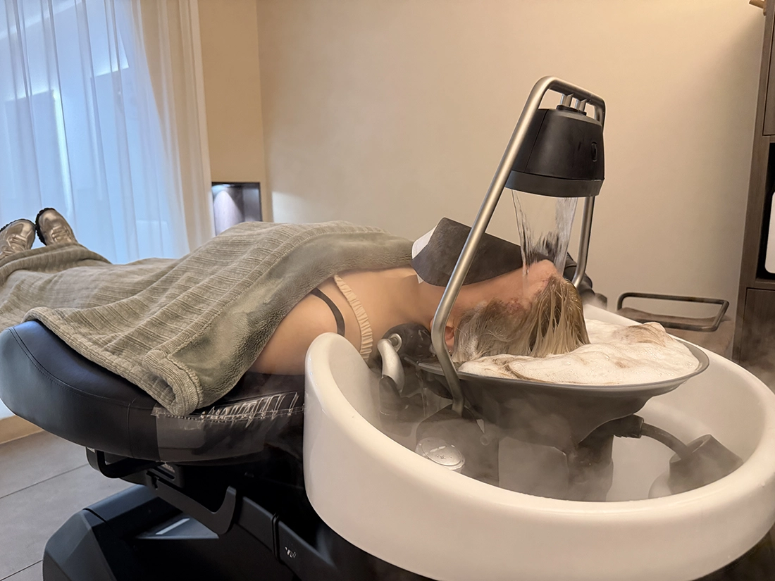 Shampooing with a Yume Bath unit