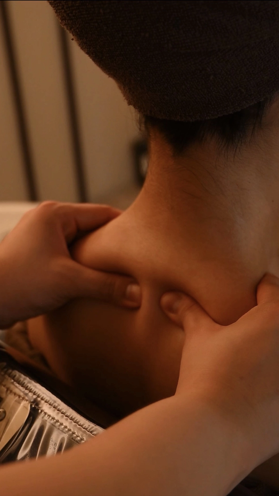 shoulder massage