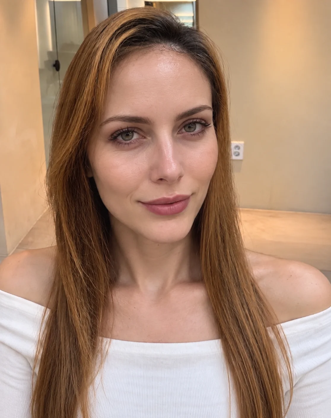Smooth hair with natural root volume after straightening in Seoul
